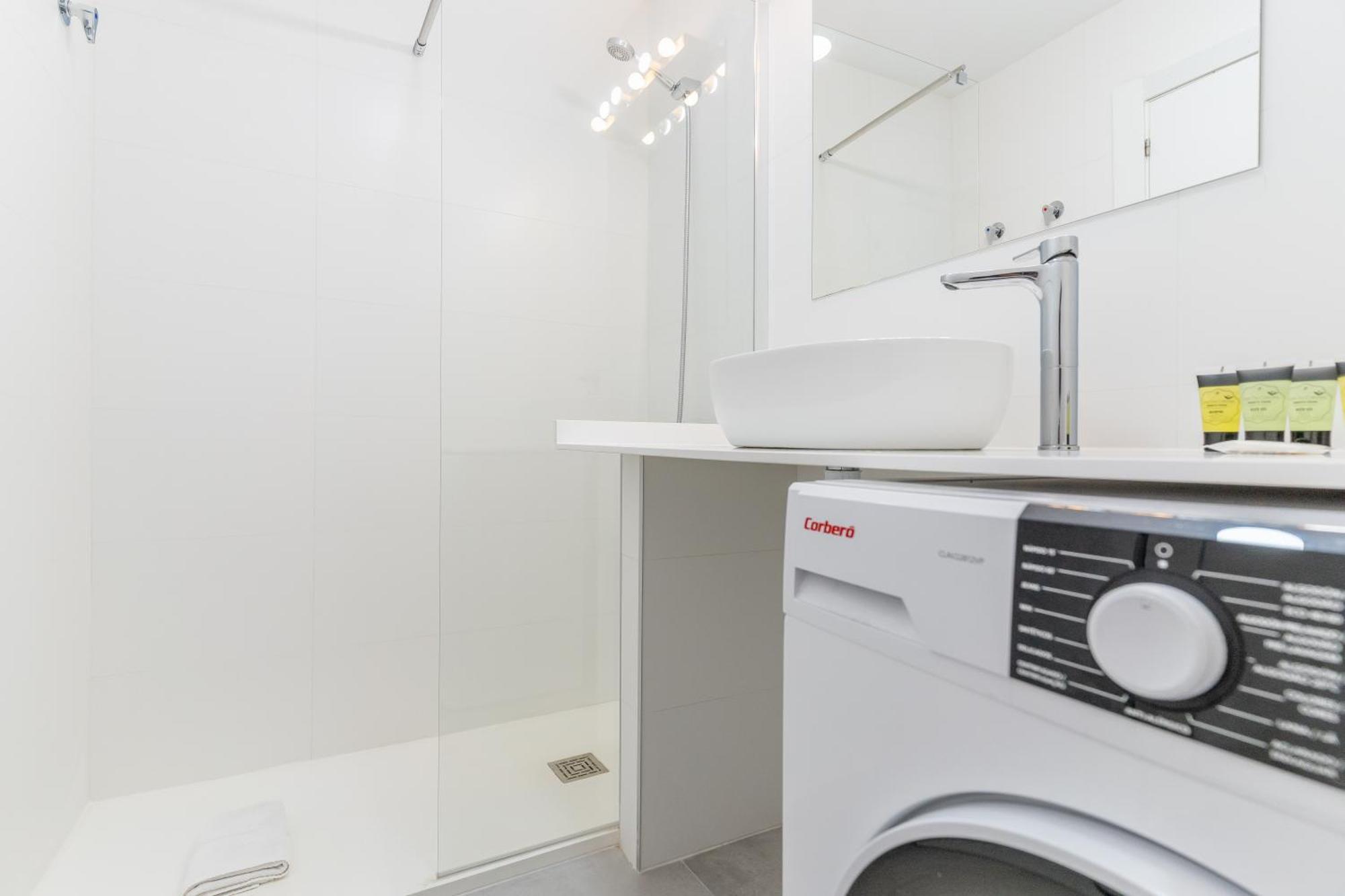 Cozy And Bright-1Bedroom 1Bathroom-Las Letras Madrid Exterior photo