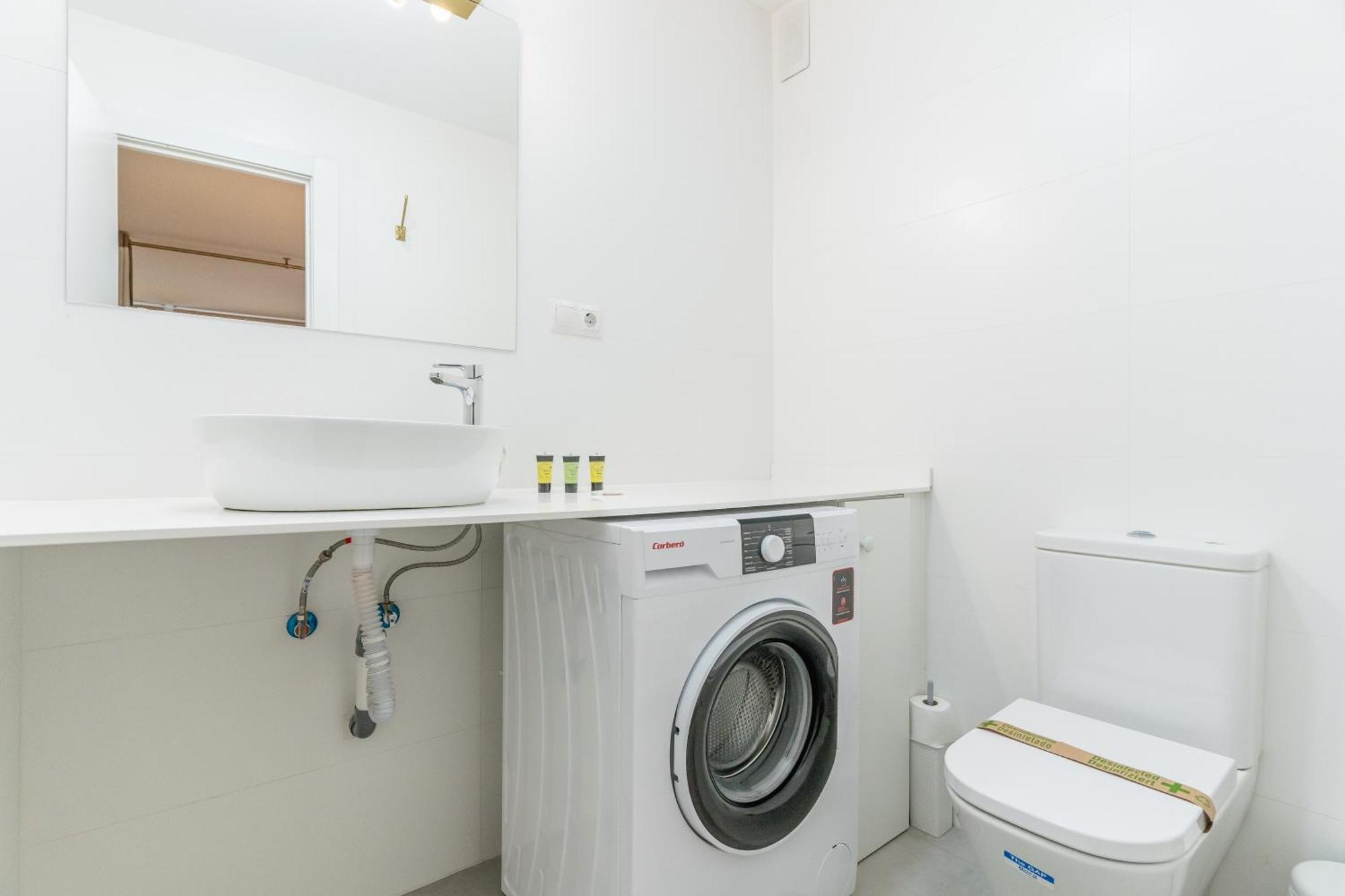 Cozy And Bright-1Bedroom 1Bathroom-Las Letras Madrid Exterior photo
